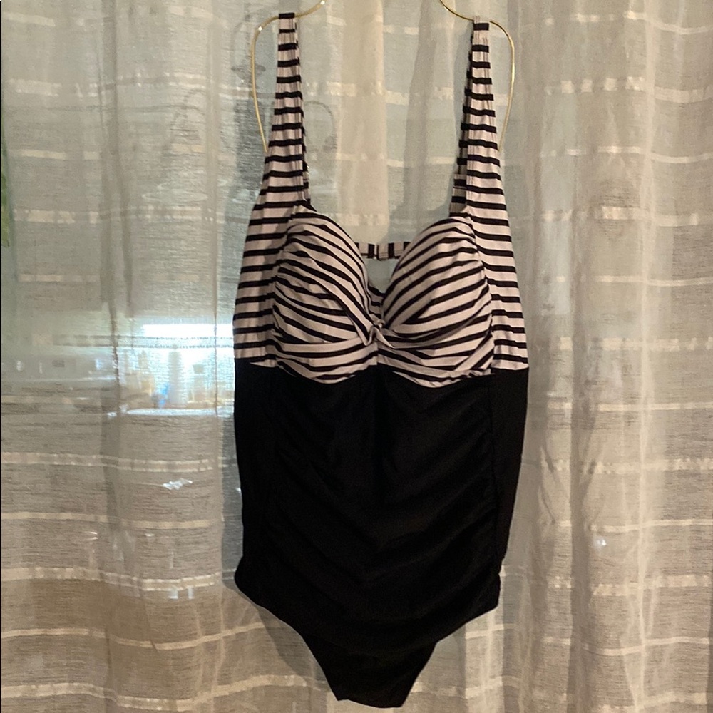 Yonique Black and White Striped One Piece Swimsuit with Ruched Bust Size 26W